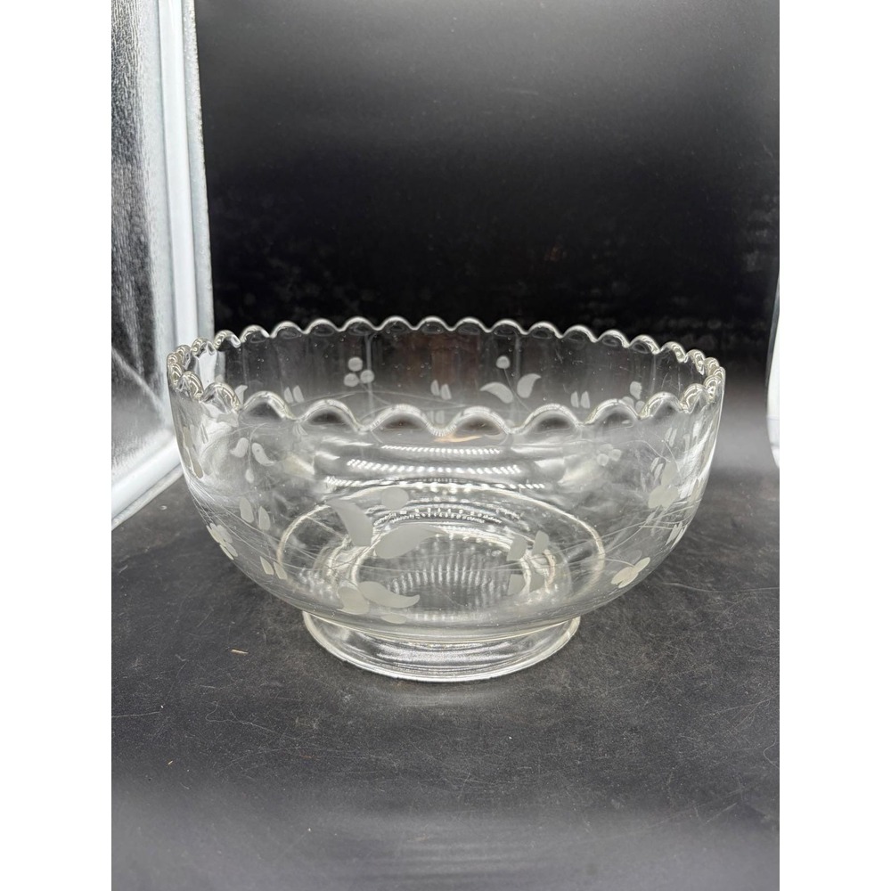 Vintage Etched Clear Glass Scalloped Rim Footed Serving Bowl Floral Pattern 8"